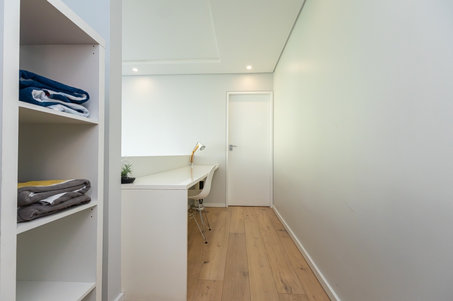 2 Bedroom Property for Sale in Sea Point Western Cape